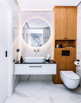 modern-new-luxury-bathroom-interior-design-GUST8RX